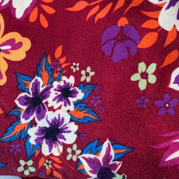 0234 LuLaRoe Size OS Leggings Red and Purple Flowers and Leaves Print New - Picture 2 of 4